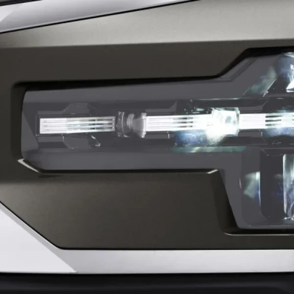 1660190389-new-headlight-xpandercross-at-2xjpg-optimized