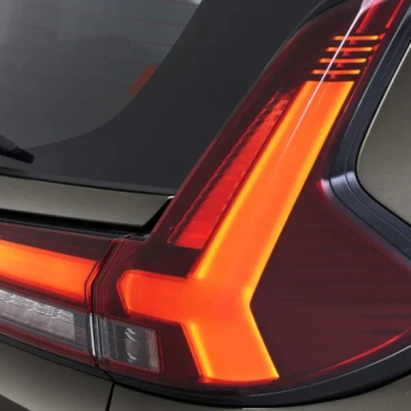 1660190426-new-rear-stoplamp-xpandercross-at-2xjpg-optimized