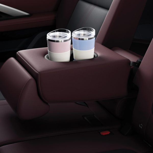 2nd-row-armrest